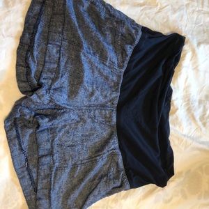 Old Navy maternity shorts size L